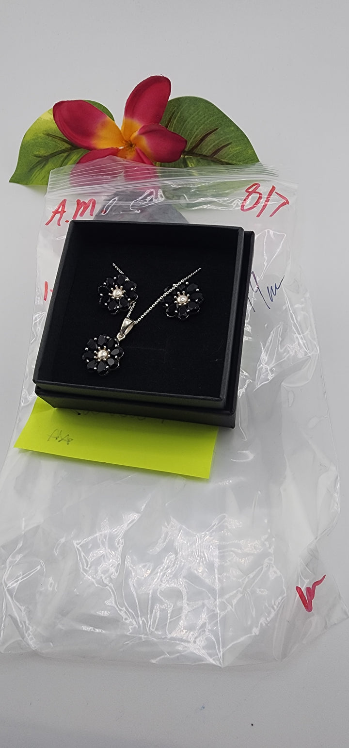 AM SHOW 48HR - RESERVED FOR: Michi🌙 - 8/7/2025 FL tiktok Live Show - 1 Sterling Silver Items