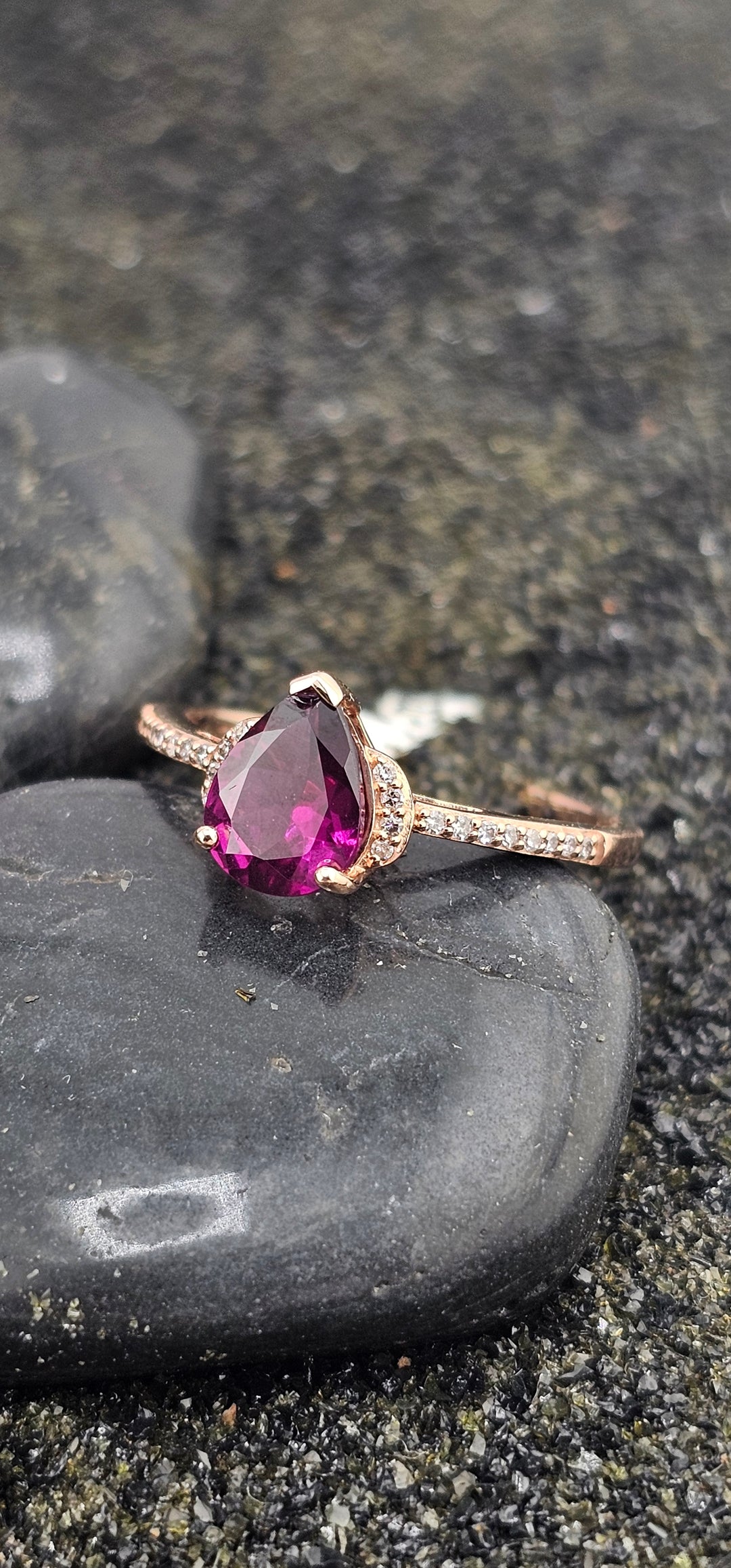 10K Rose Gold Rhodolite & Diamond Ring size 7