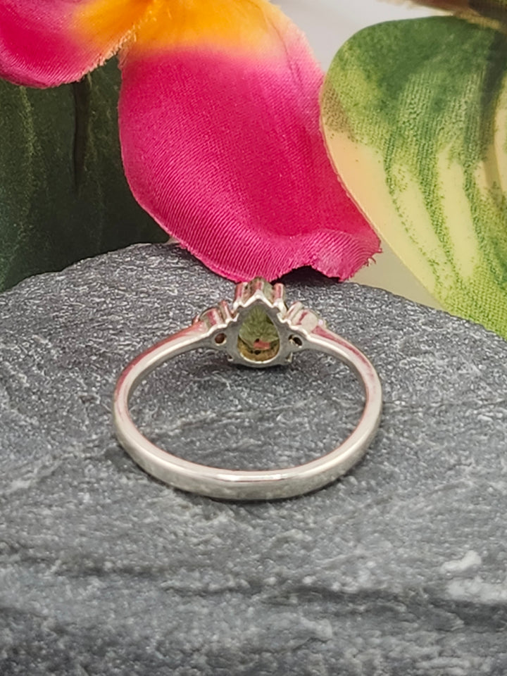 925 Sterling Silver and Peridot Ring Size 8