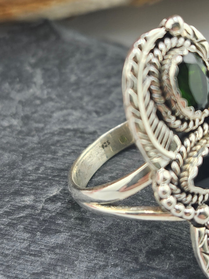 Green Chrome Diopside w/Black Onyx