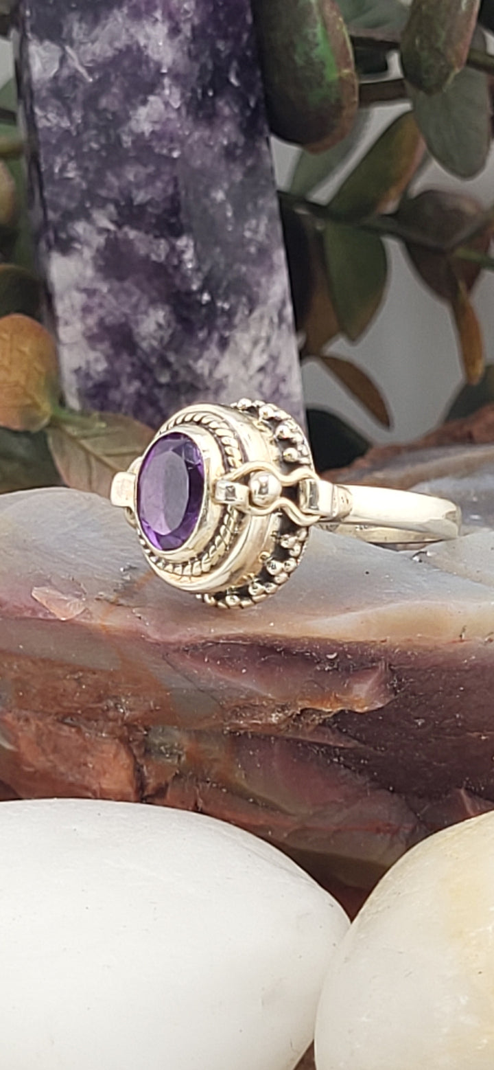 Amethyst & 925 Sterling Silver Lockett Ring Size 5¾