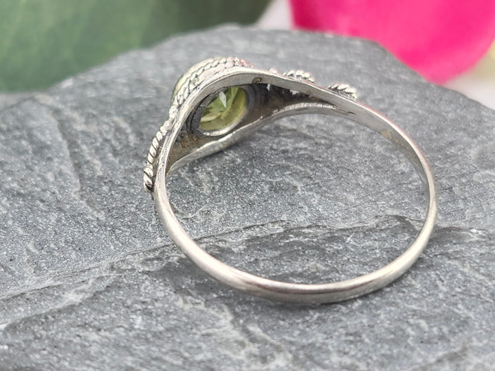 925 Sterling Silver and Peridot Ring Size 9.5