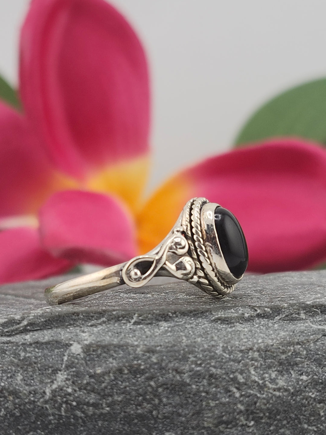 Black Onyx & 925 Sterling Silver Ring Size 7