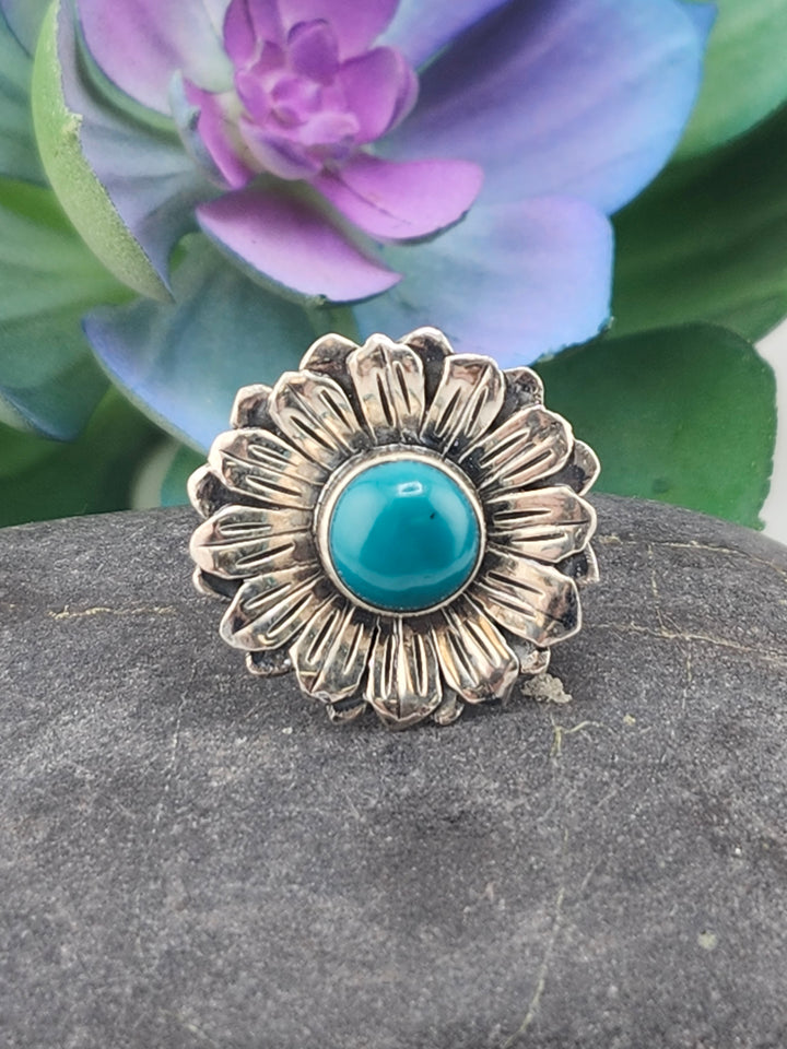Kingman Turquoise and 925 Sterling Silver Flower Ring - Size 6.5