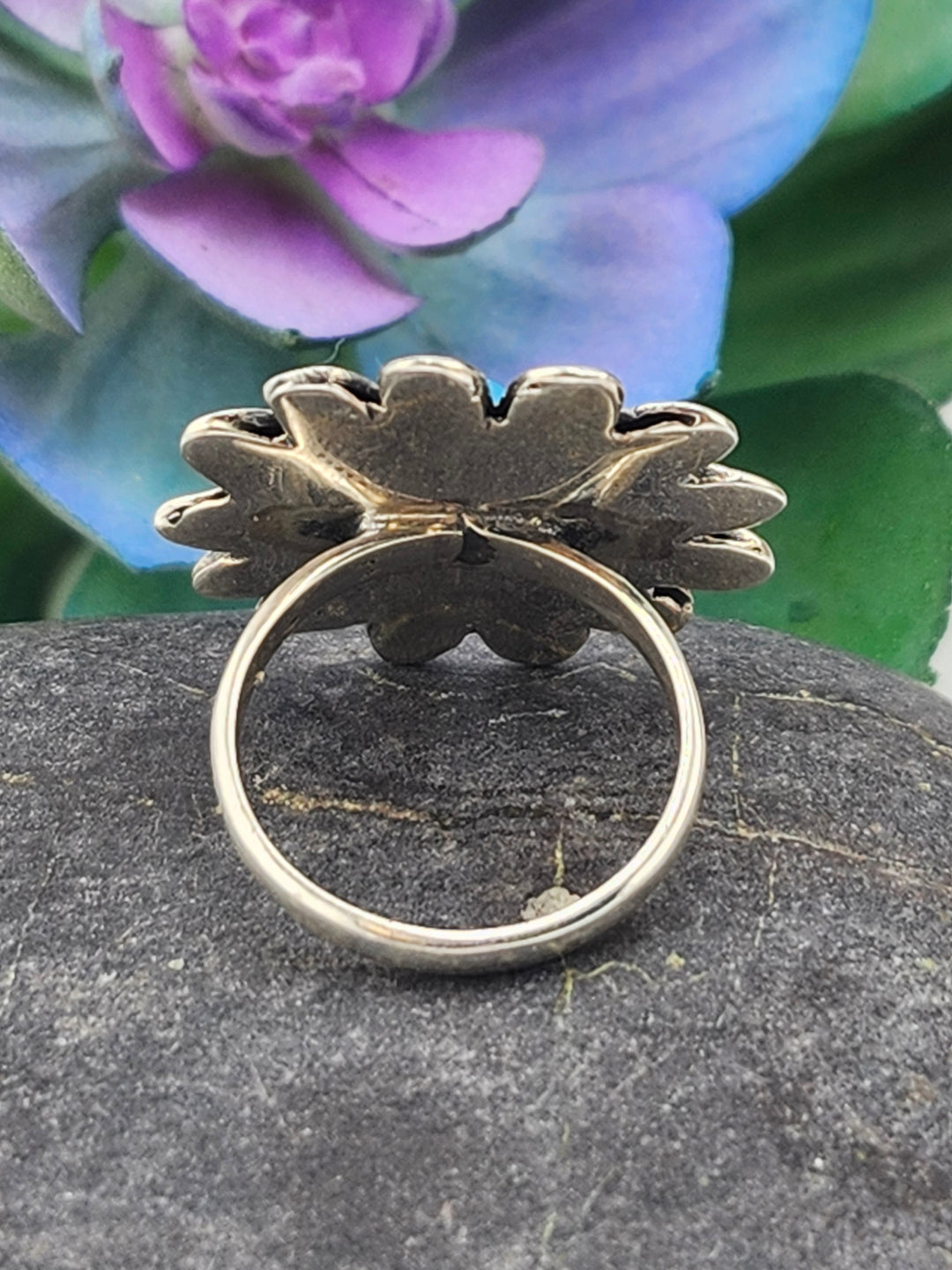 Kingman Turquoise and 925 Sterling Silver Flower Ring - Size 6.25