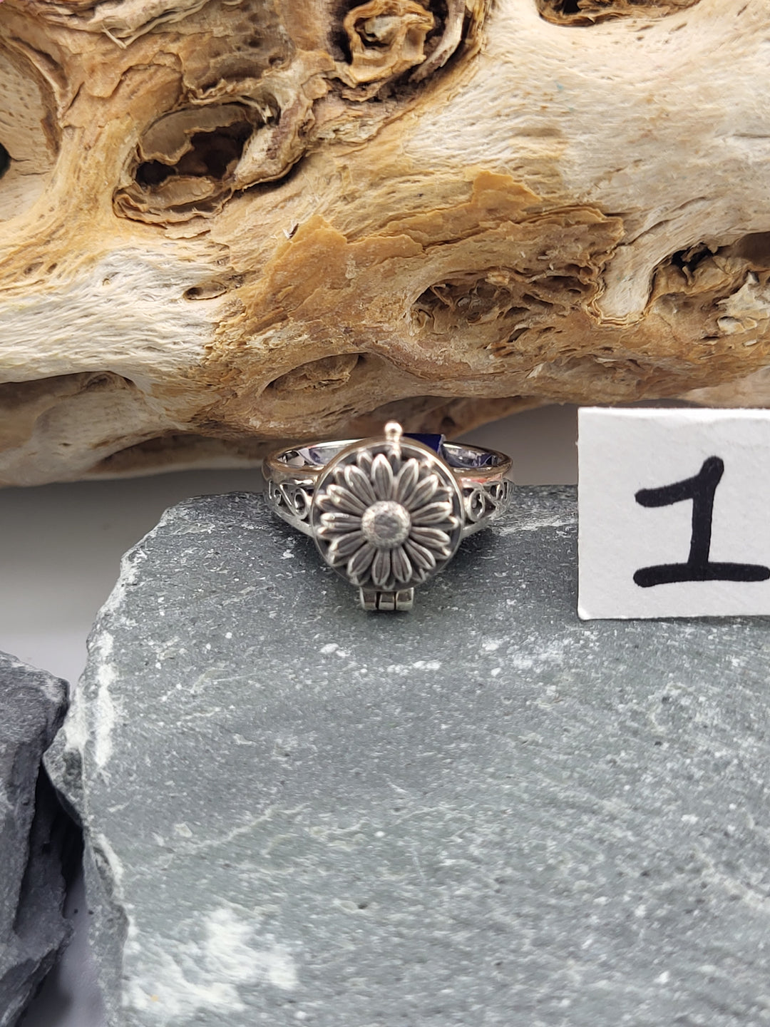 RESERVED FOR: marthaebarton13 - 1/10/2025 - 1 Sterling Silver Item
