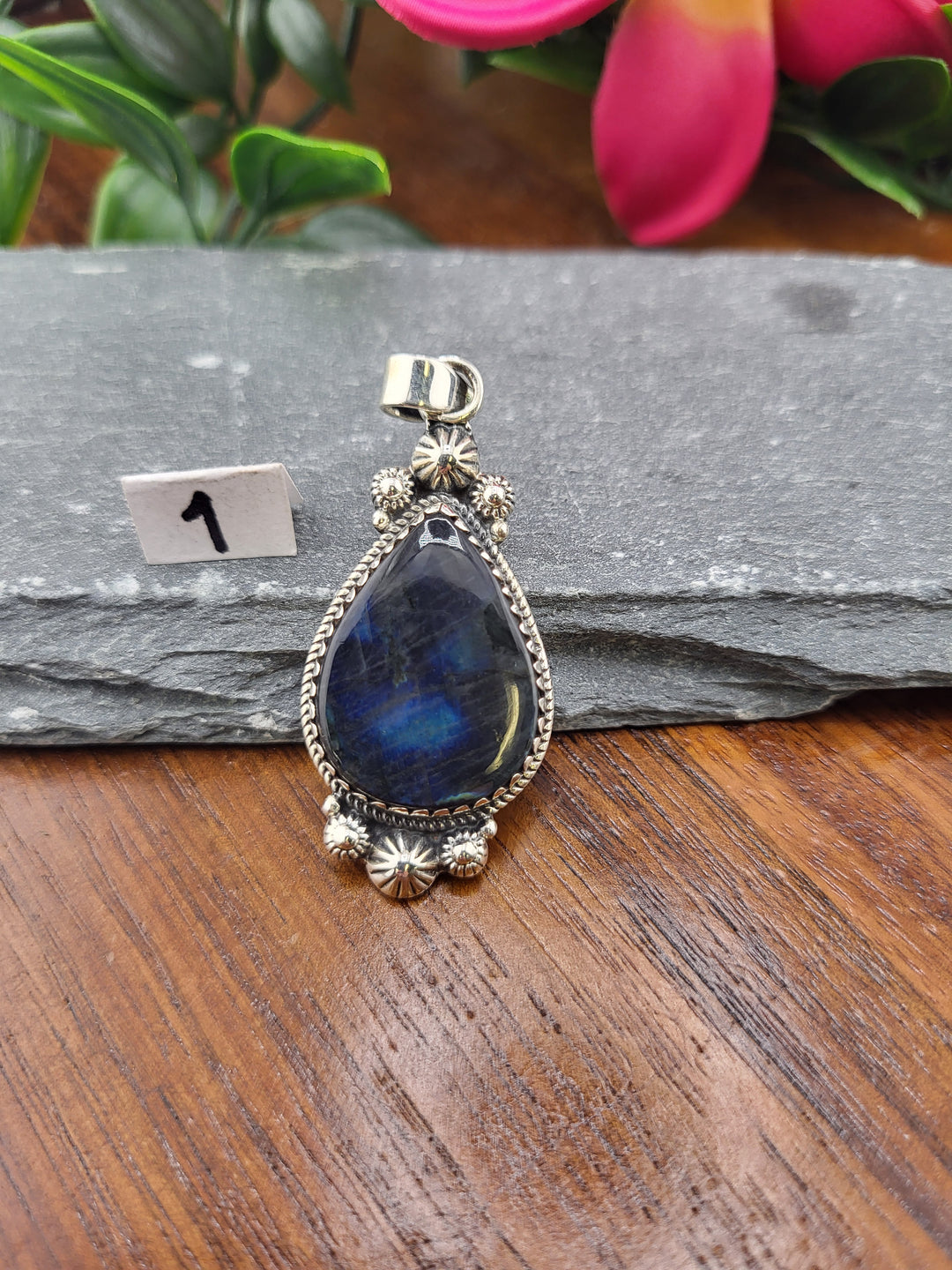 RESERVED FOR:  ROLO-10/18/2024 - 1 Sterling Silver Items