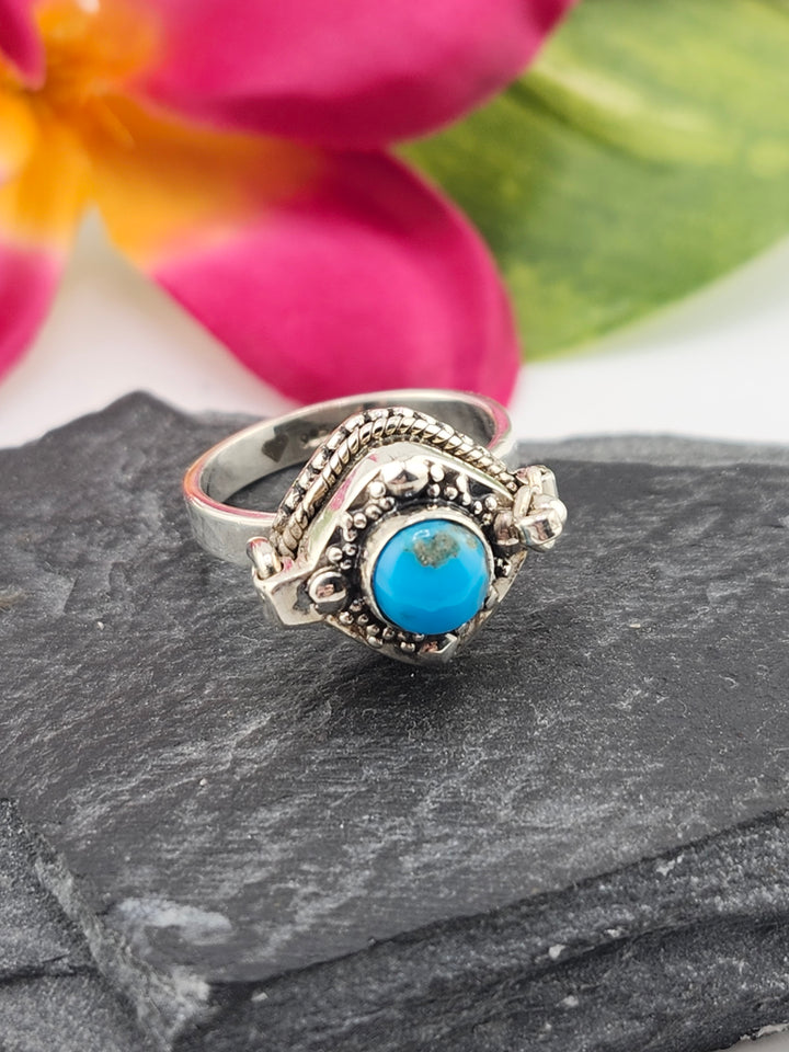 Kingman Turquoise and 925 Sterling Silver Locket Ring - Size 6.5