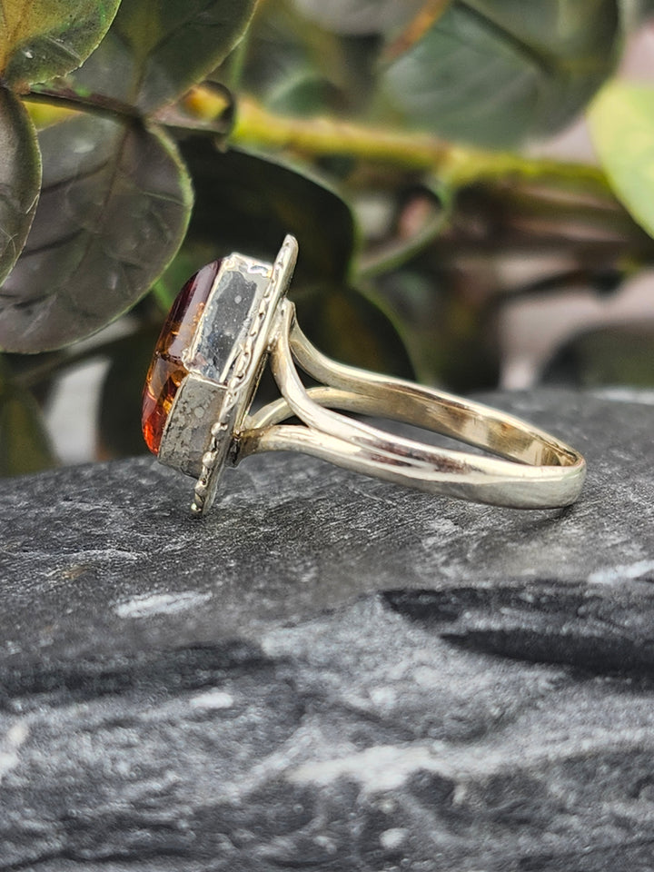 Baltic Amber & 925 Sterling Silver Ring