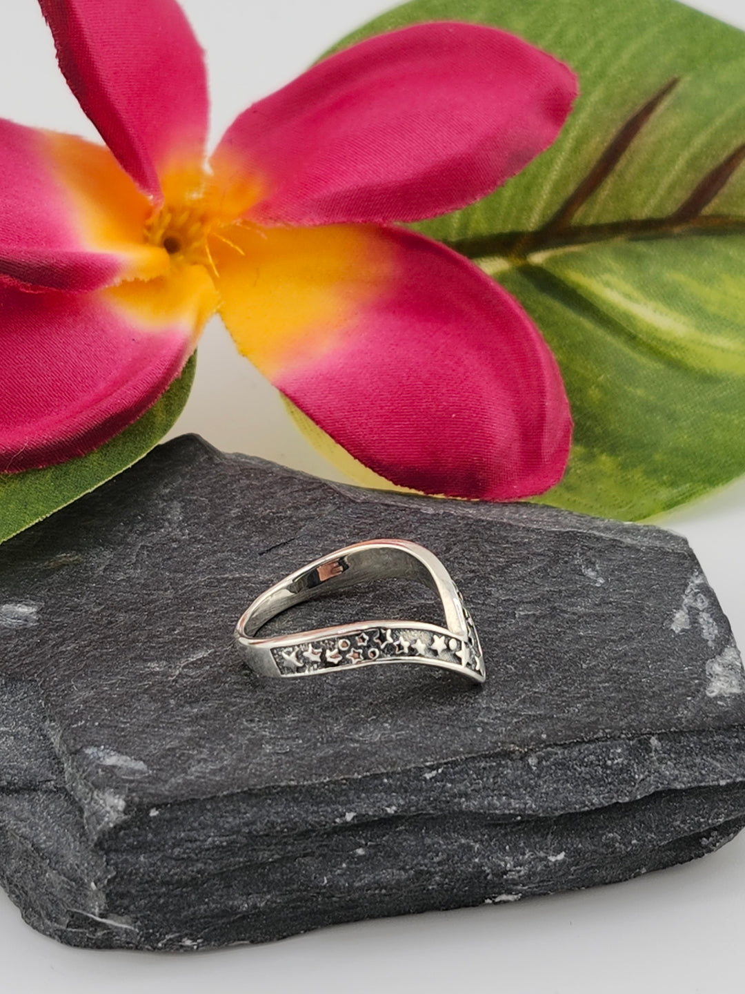 Chevron Star Ring Size 4.75