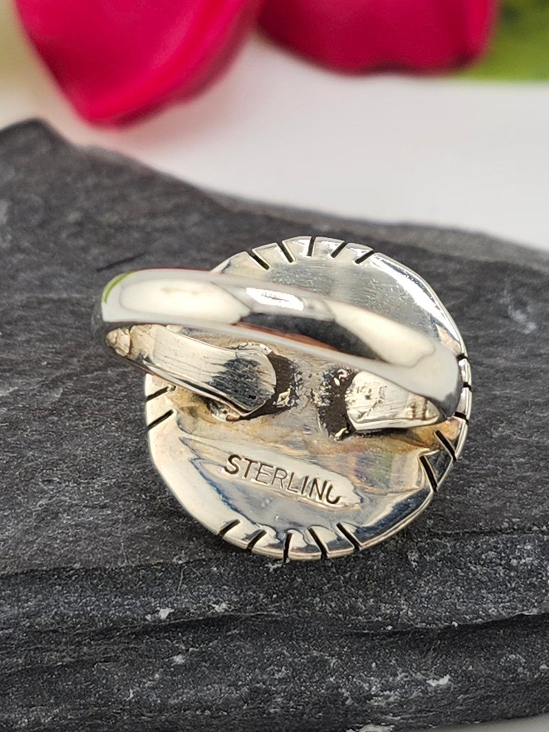 Round Spiny Oyster Ring Size 8