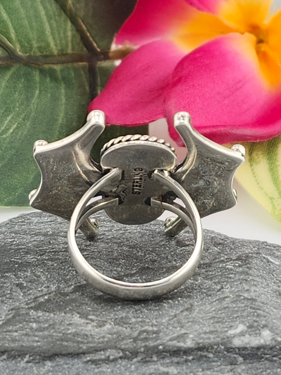 Queen Conch Shell and 925 Sterling Silver Spider Ring - Size 7.25