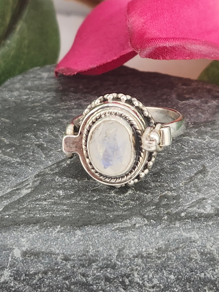 Moonstone and 925 Sterling Silver Locket Ring - Size 6