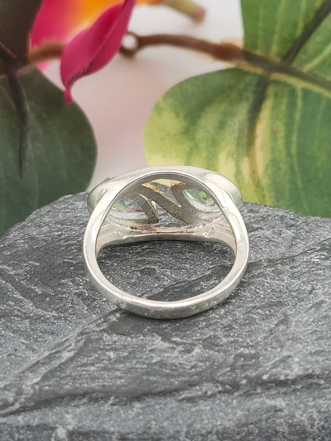 Topaz and 925 Sterling Silver Ring - Size 6