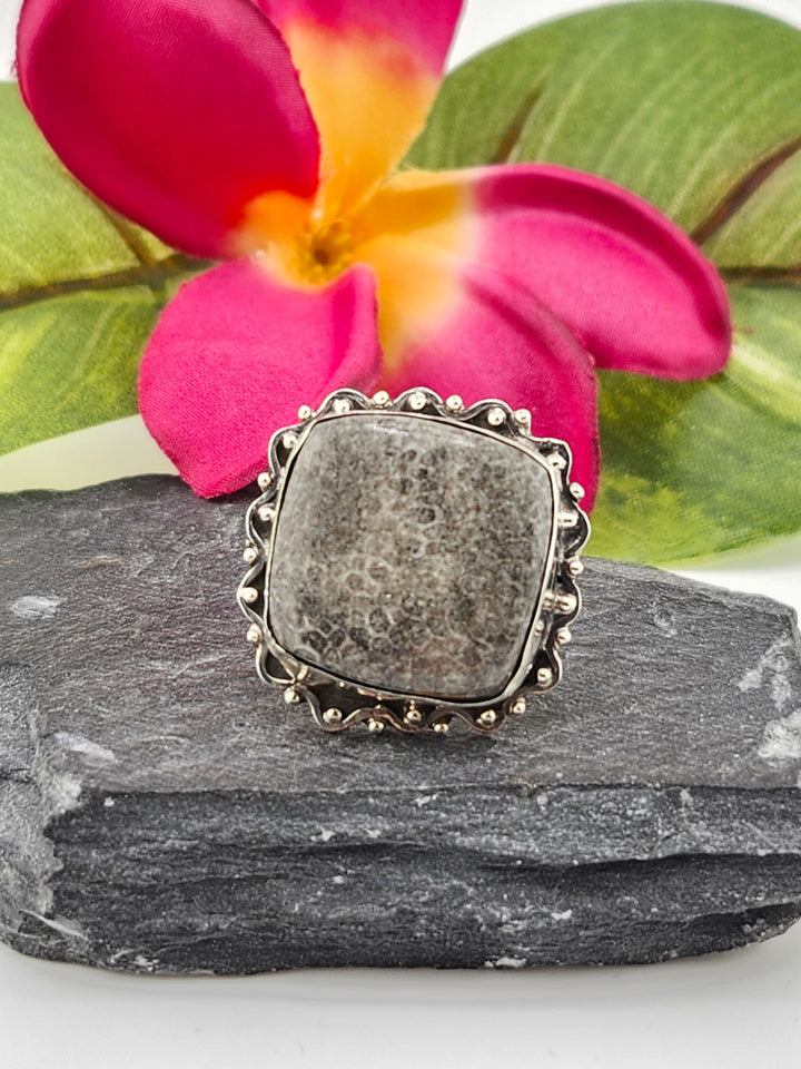 Stingray Coral Ring Size 6