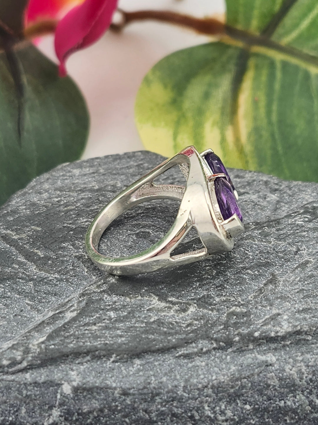 Amethyst and 925 Sterling Silver Ring - Size 7.5