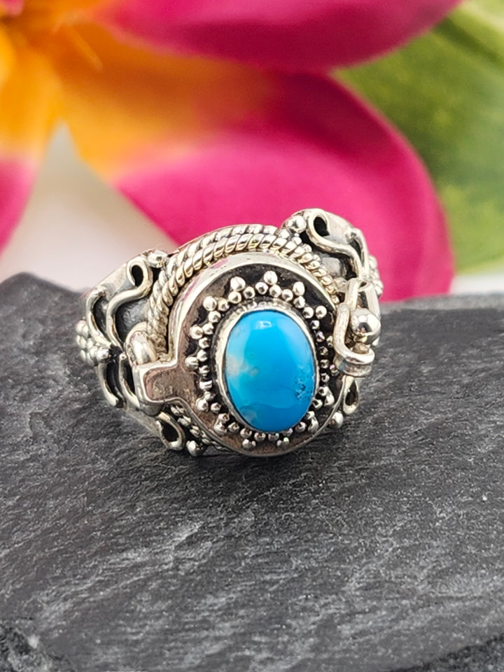 Kingman Turquoise and 925 Sterling Silver Locket Ring - Size 7