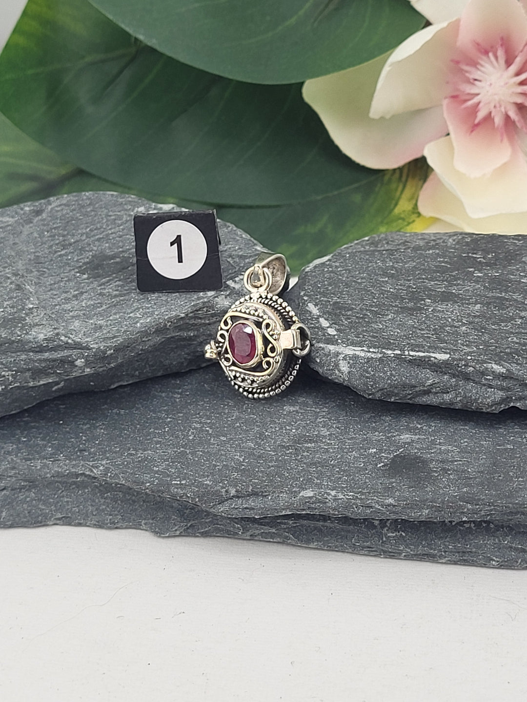 RESERVED FOR: Kris - 1/4/2025 - 1 Sterling Silver Items