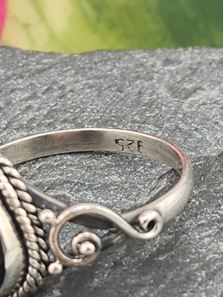 Black Onyx and 925 Sterling Silver Ring - Size 6.25