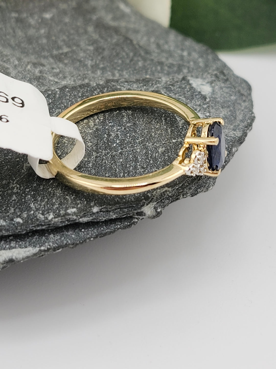 10K Gold Diamond and Blue Sapphire Ring