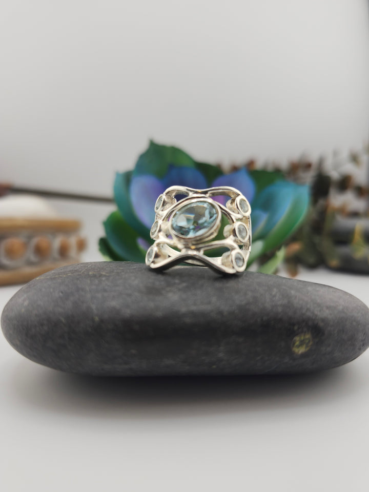 Topaz and 925 Sterling Silver Ring Size 6