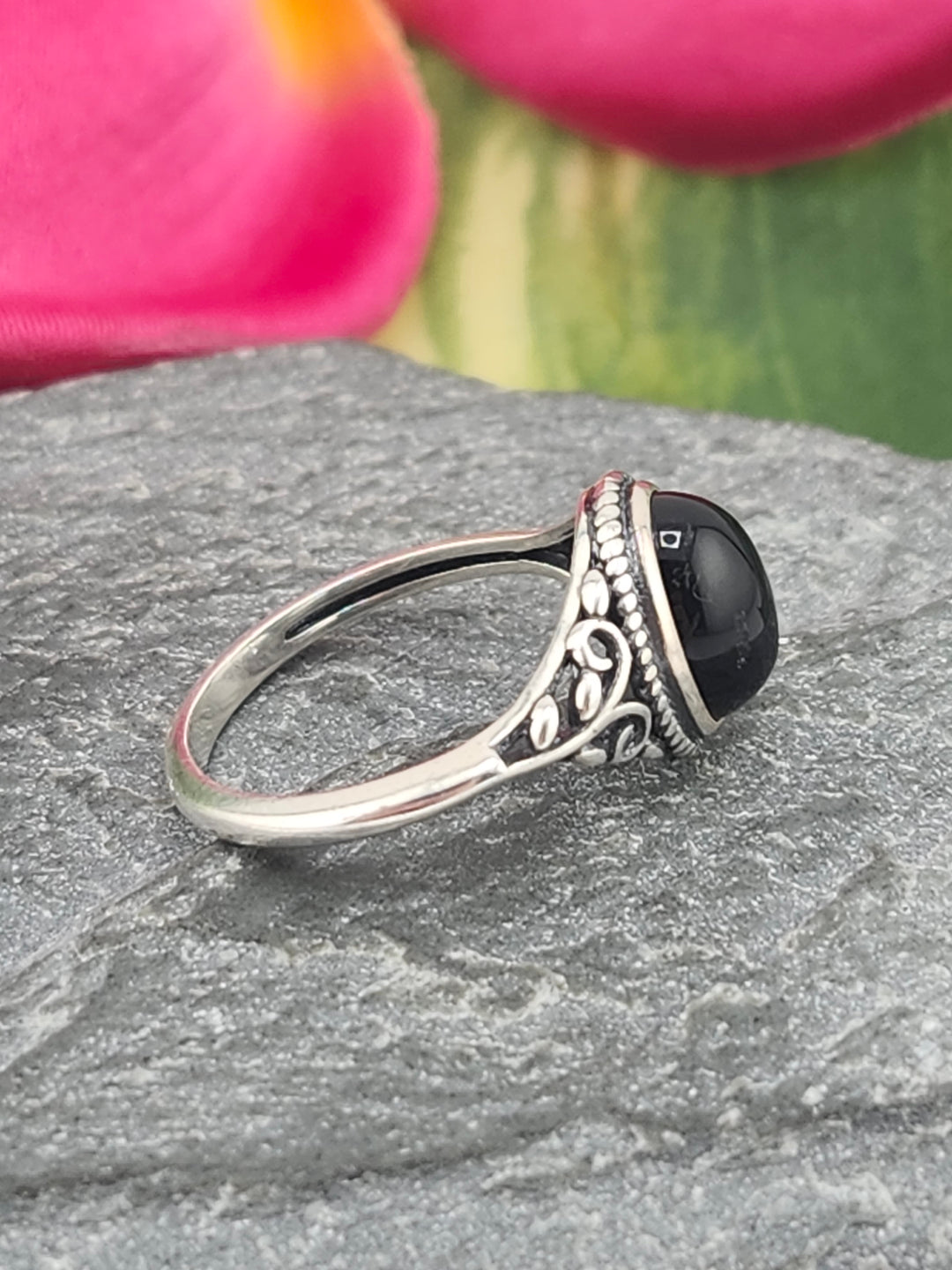 Black Onyx and 925 Sterling Silver Ring - Size 4.5