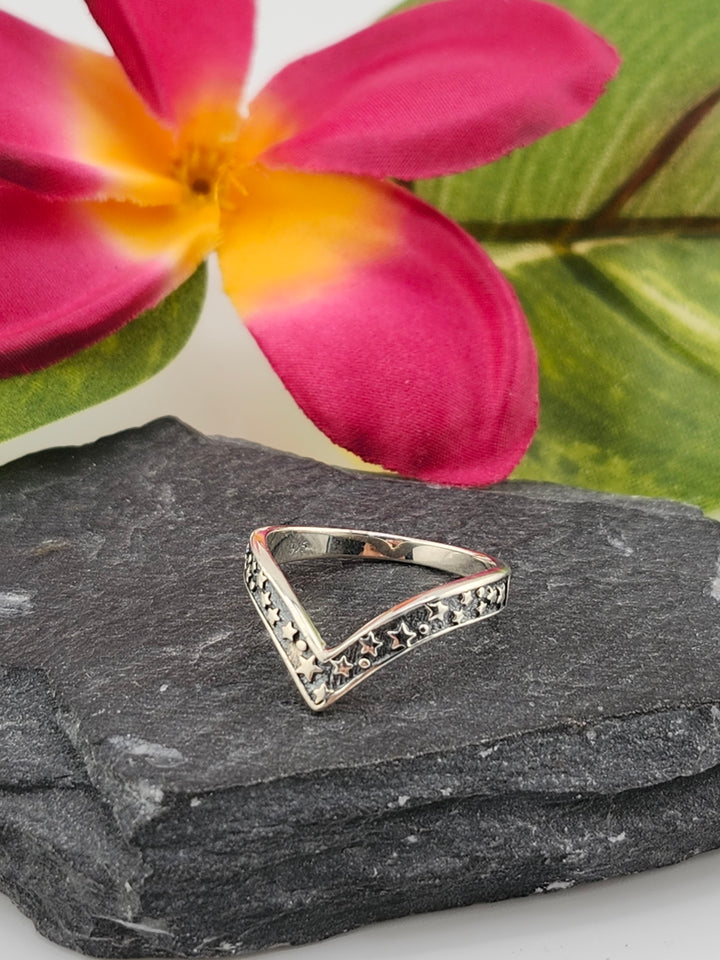 Chevron Star Ring Size 7