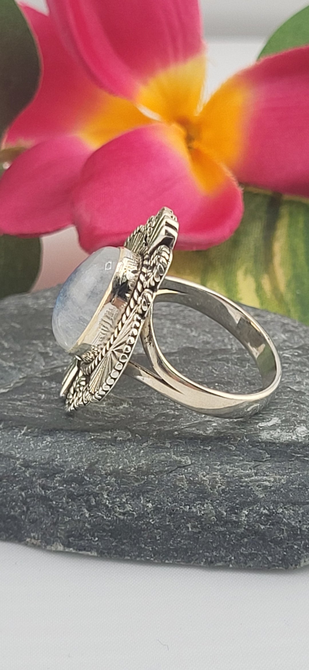 Moonstone and 925 Sterling Silver Ring Size 9