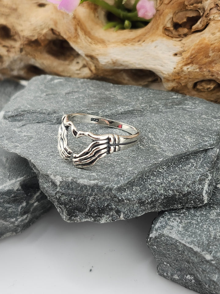 Skeleton Hand Heart Ring Size 7