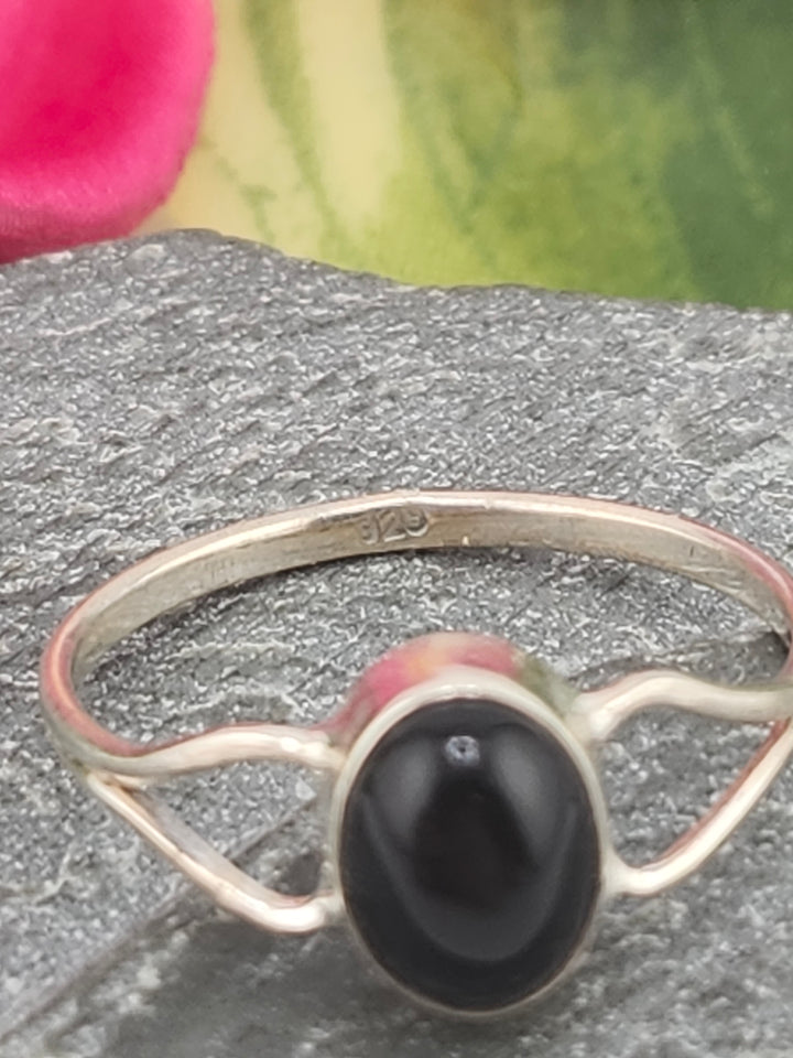 Black Onyx and 925 Sterling Silver Ring - Size 8.25