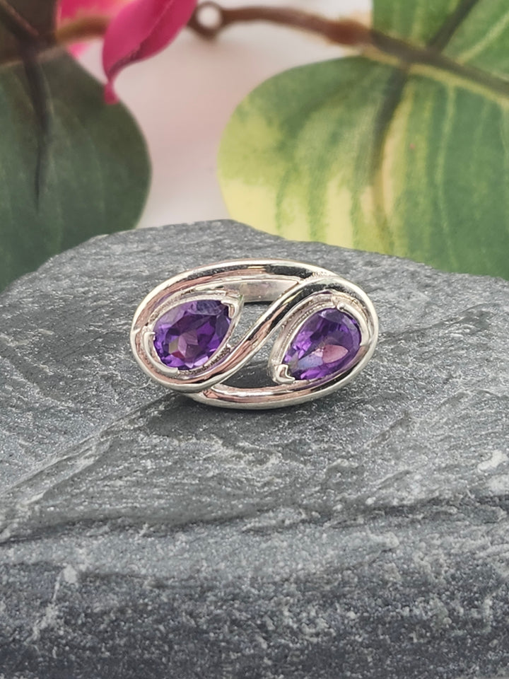 Amethyst and 925 Sterling Silver Ring - Size 7.5