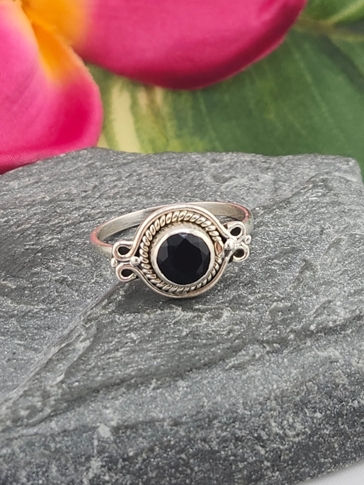 Black Onyx and 925 Sterling Silver Ring - Size 6.25