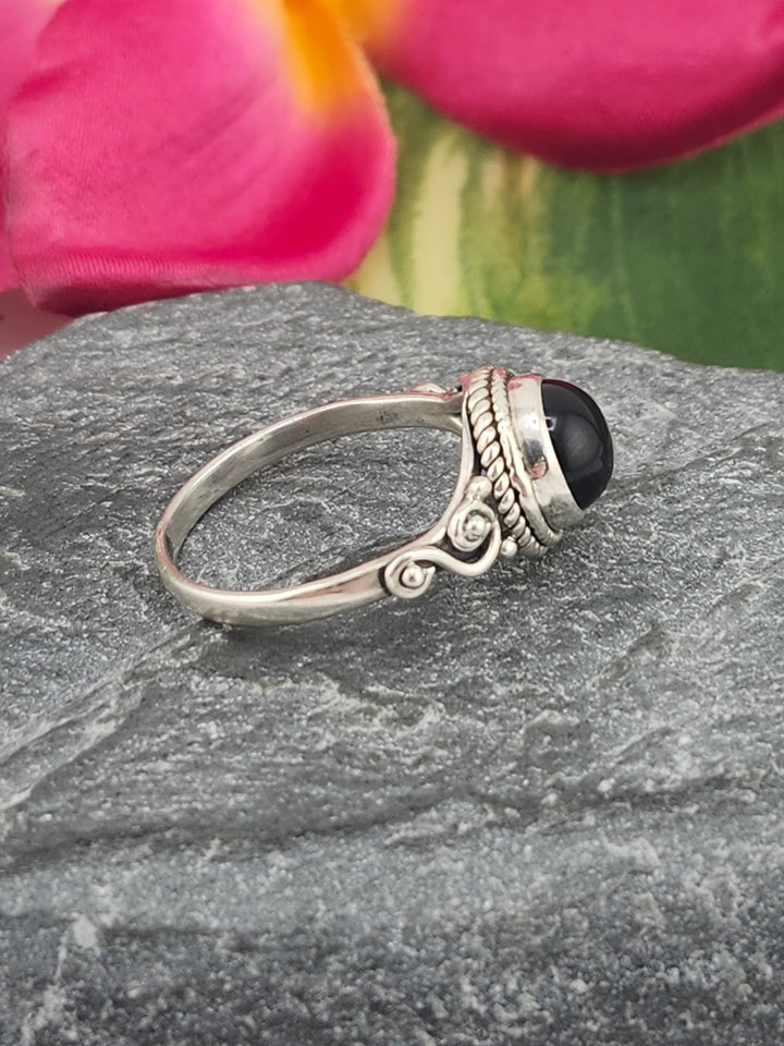 Black Onyx and 925 Sterling Silver Ring - Size 6.5