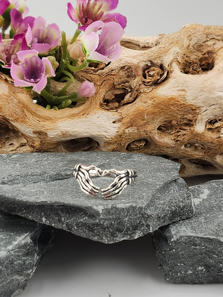 Skeleton Hand Heart Ring Size 7