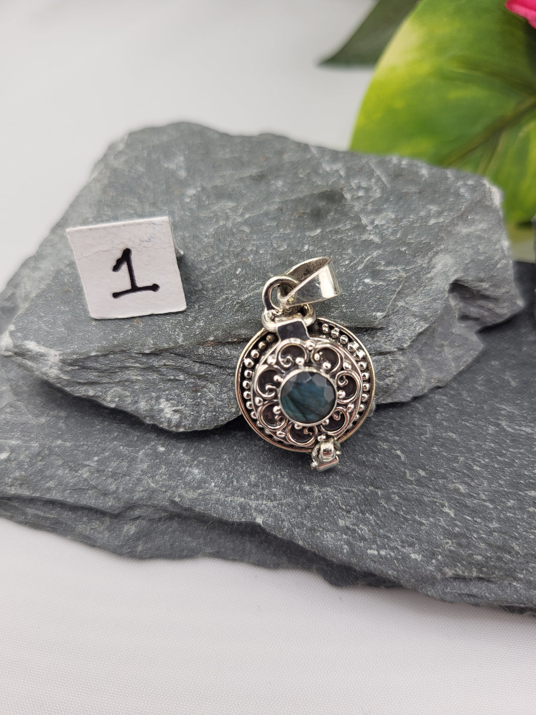 RESERVED FOR:   Rachelle Black -11/15/2024 - 1 Sterling Silver Items