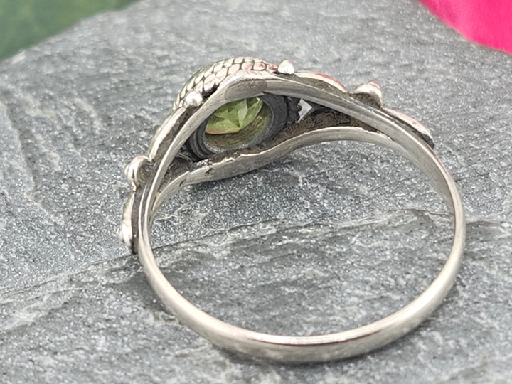 925 Sterling Silver and Peridot Ring Size 8¼