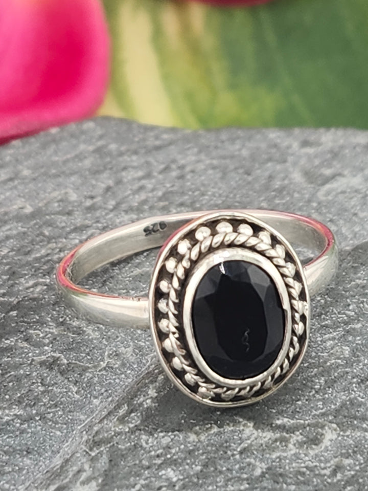 Black Onyx and 925 Sterling Silver Ring - Size 6.75