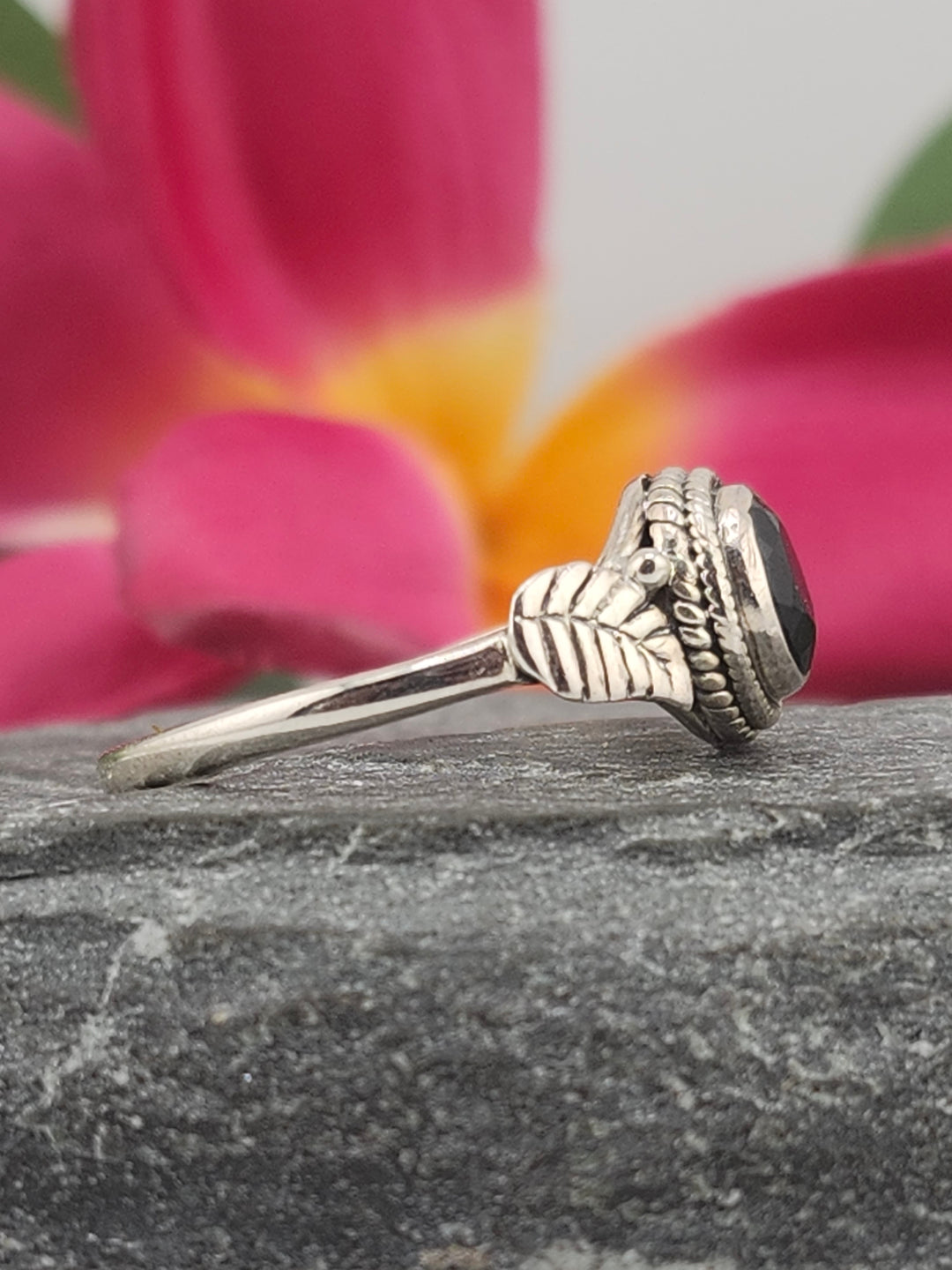 Black Onyx & 925 Sterling Silver Ring Size 9