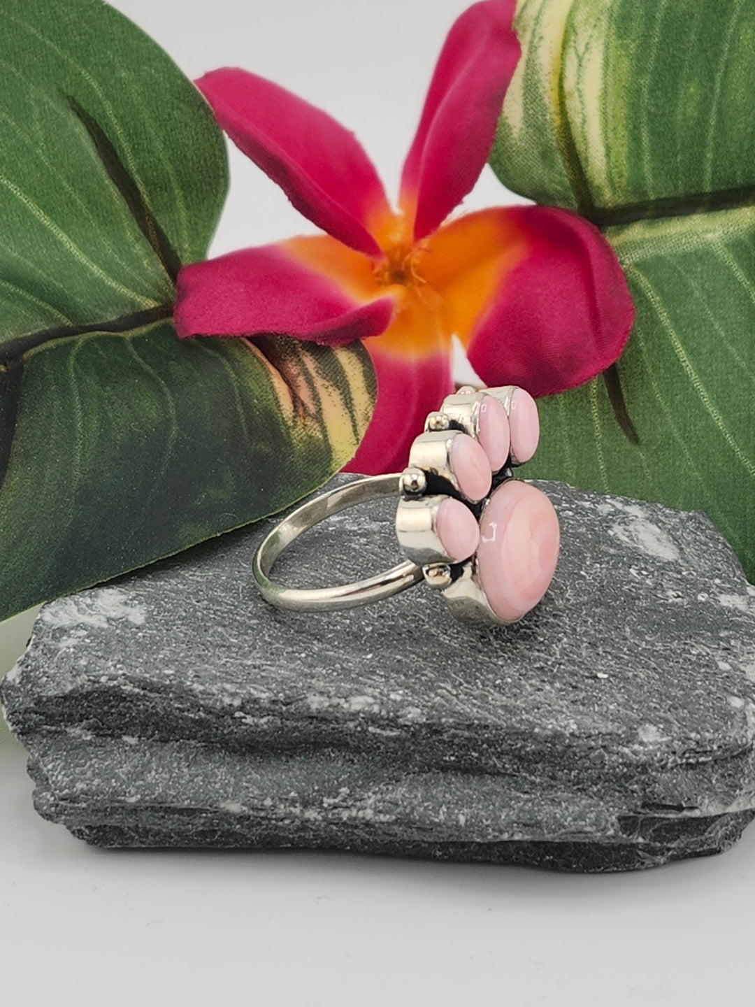 Queen Conch Paw Ring Size 9.25