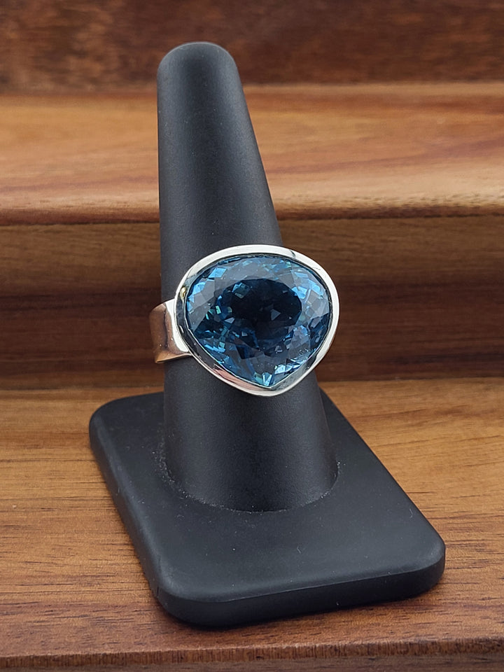 925 Sterling Silver Sky Topaz Ring Size 9