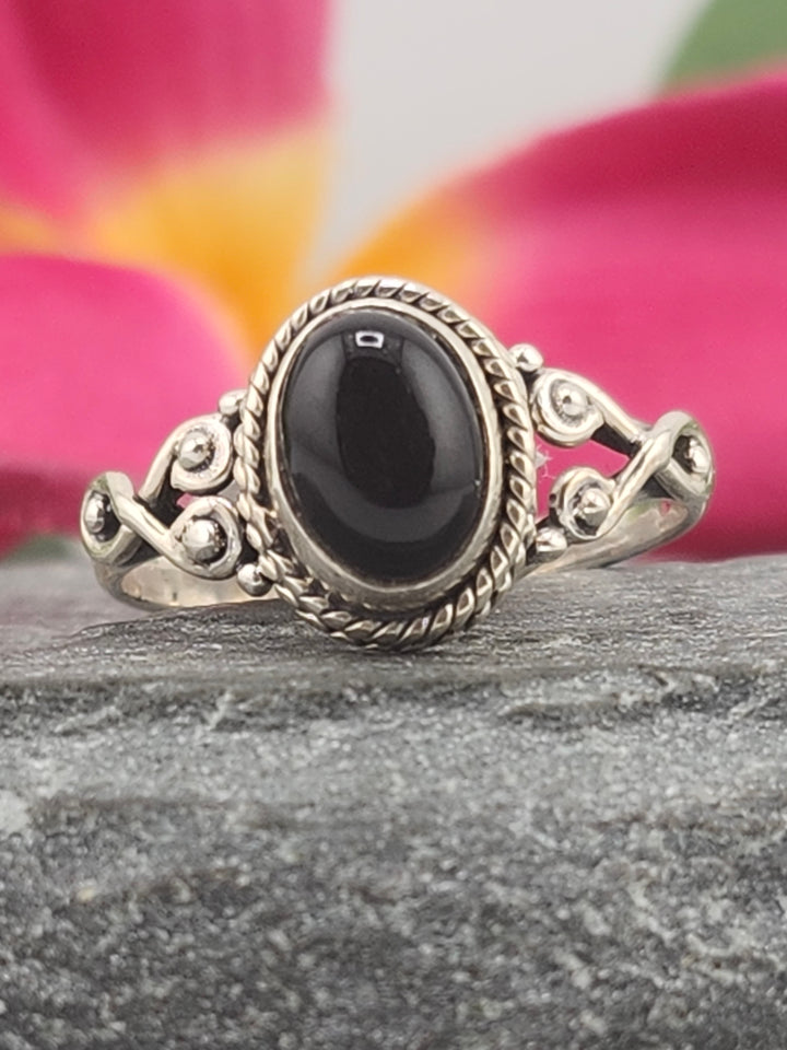 Black Onyx & 925 Sterling Silver Ring Size 7¼