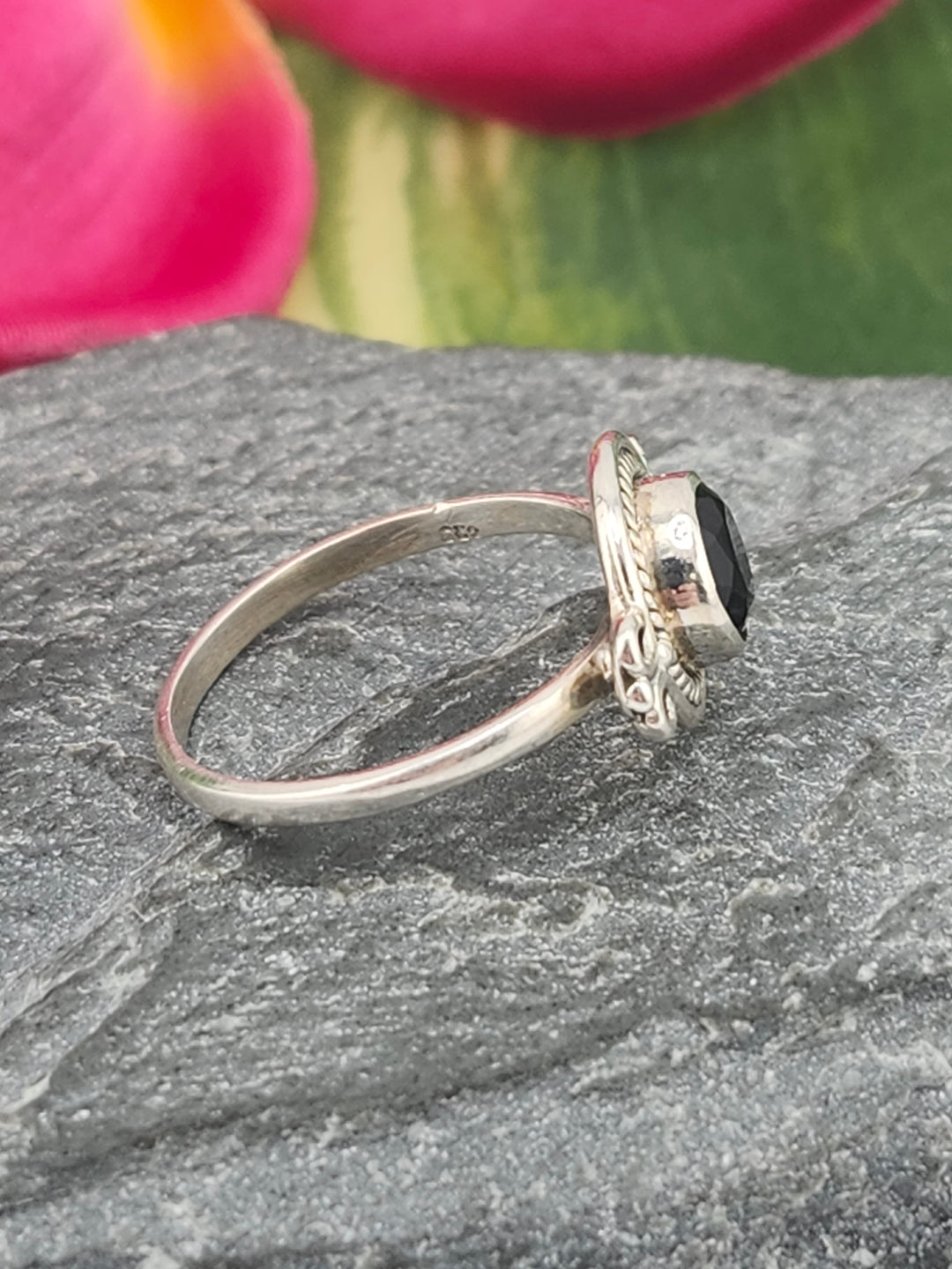 Black Onyx and 925 Sterling Silver Ring - Size 6.25