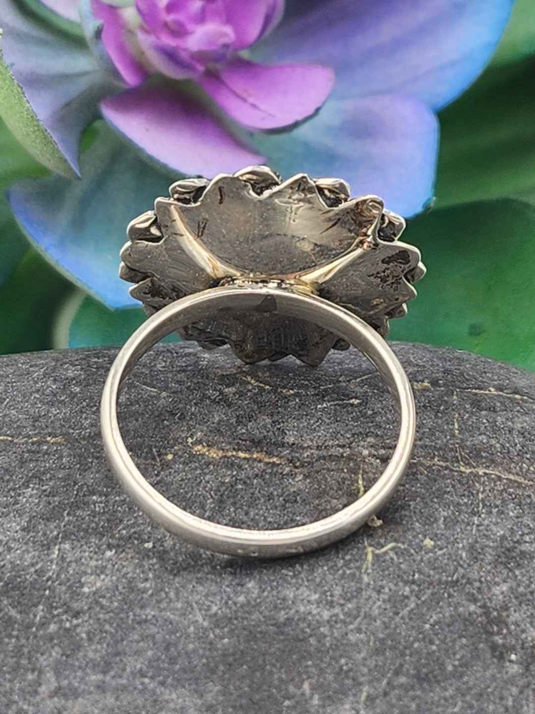 Kingman Turquoise and 925 Sterling Silver Flower Ring - Size 9.5