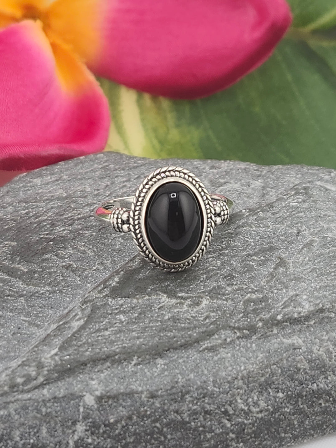 Black Onyx and 925 Sterling Silver Ring - Size 5.5