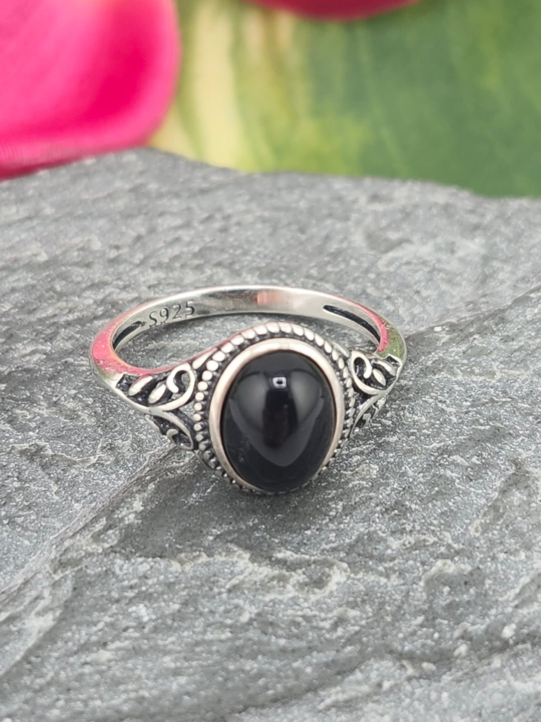 Black Onyx and 925 Sterling Silver Ring - Size 4.5
