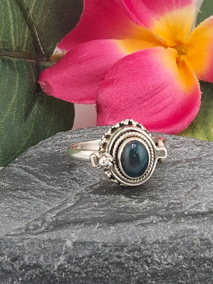 Black Ethiopian Opal & 925 Sterling Silver Lockett Ring Size 10