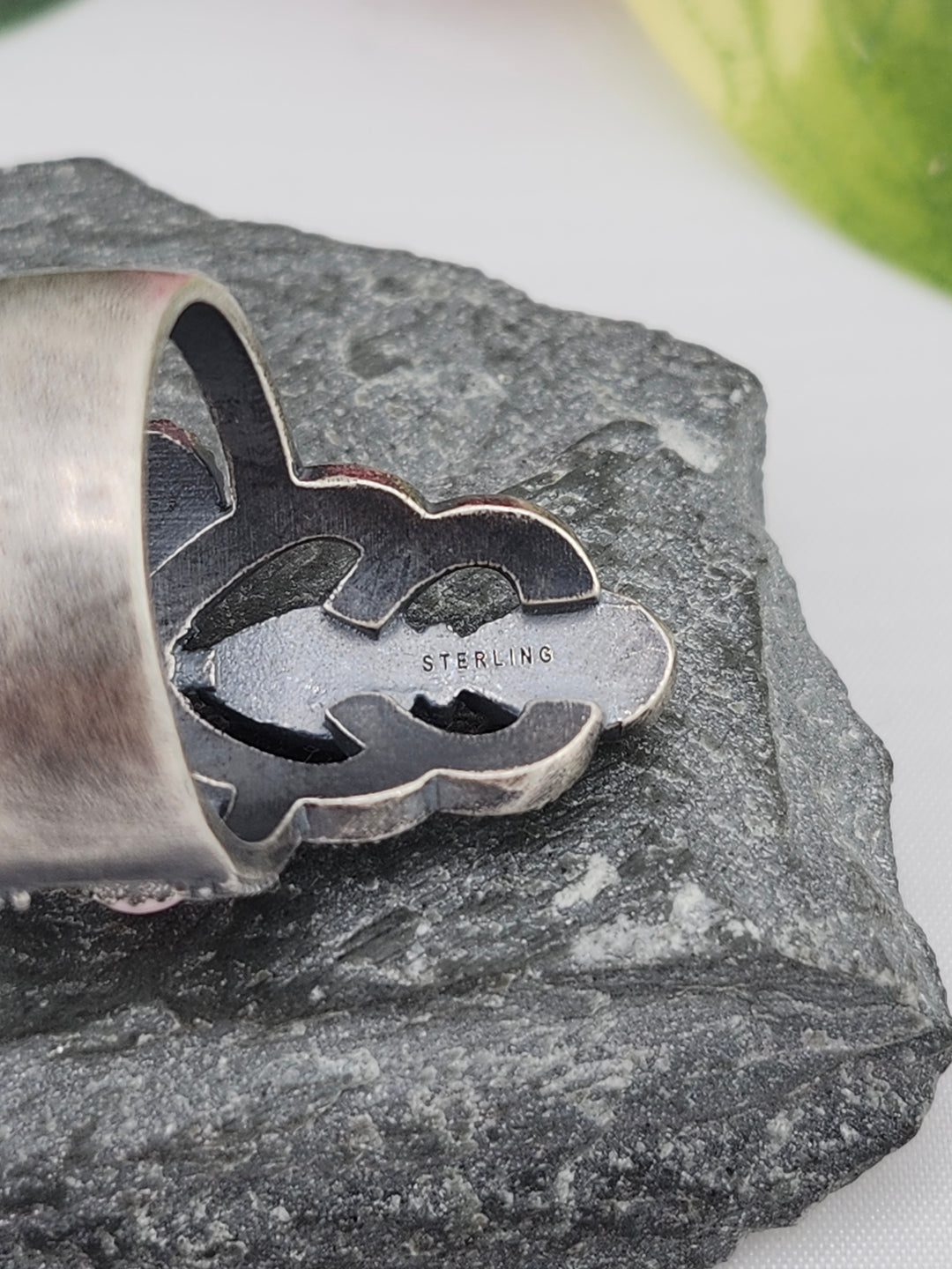 Queen Conch Shell and 925 Sterling Silver Ring - Size 9