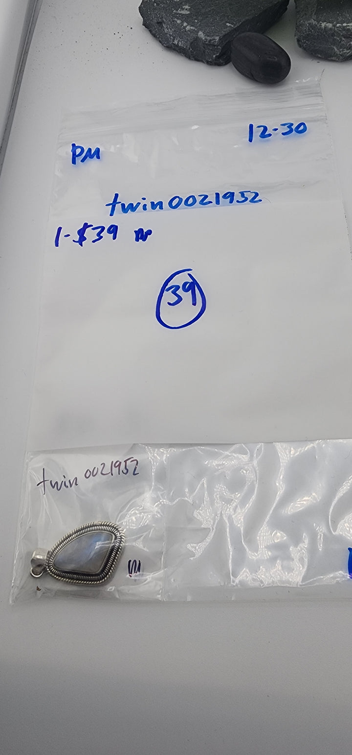 PM SHOW 48HR - RESERVED FOR: twin0021952  - 12/30/2025 tiktok Live Show -1 Sterling Silver Item