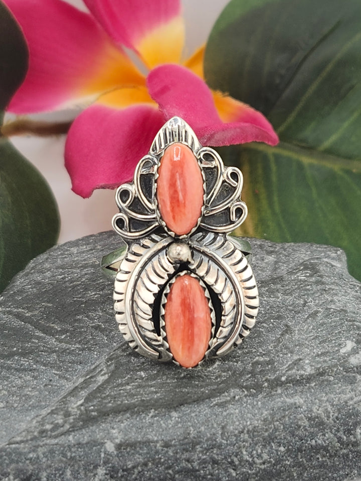 Red Spiny Oyster and 925 Sterling Silver Ring - Size 10