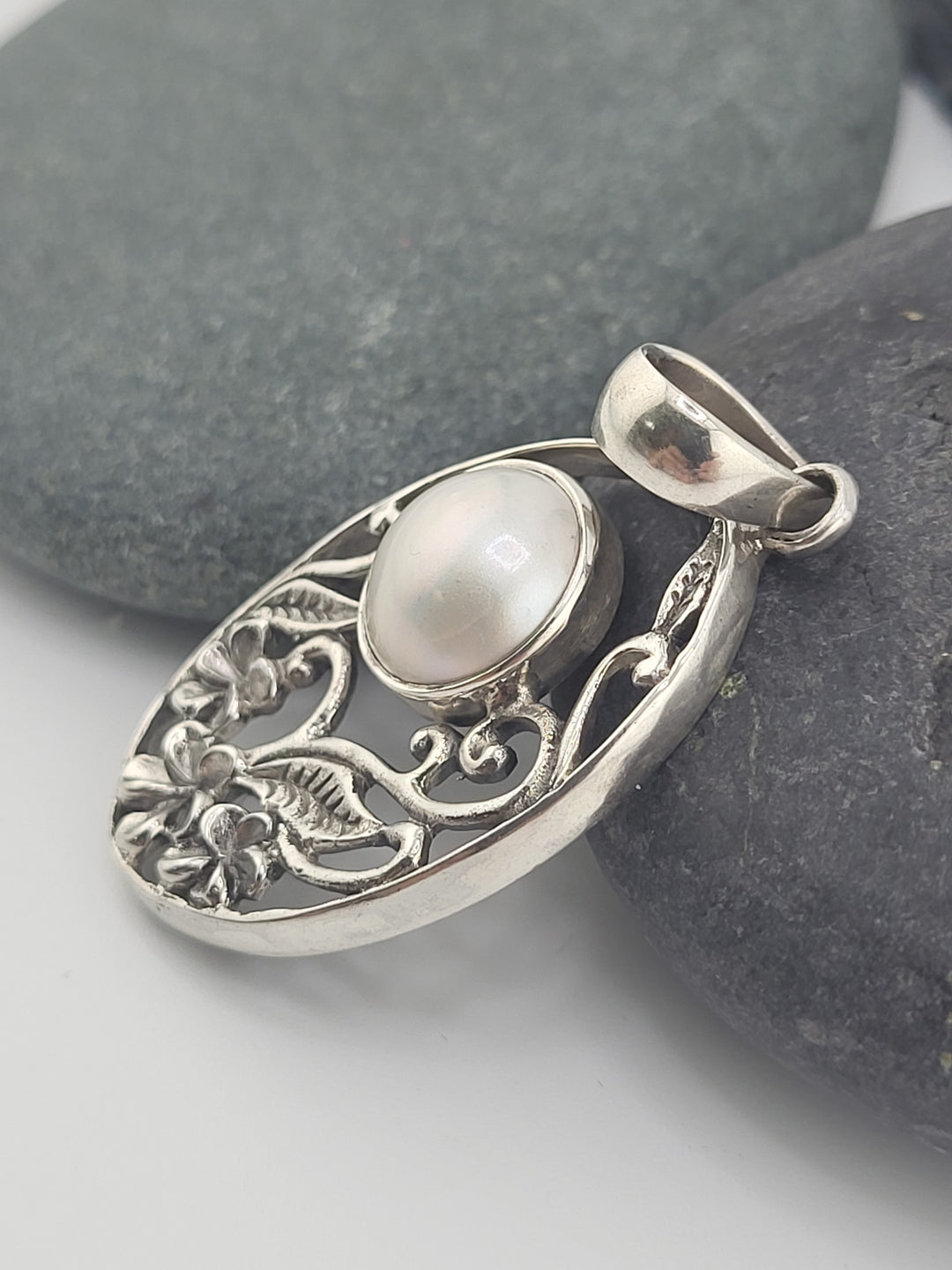 Mother of Pearl Silver Pendant